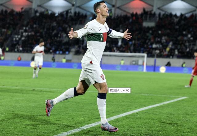 14票赞成 1弃权 2反对 里斯本授C罗城市荣誉奖章